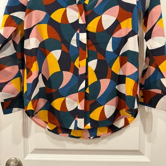 Boden 100% Silk Multicolor Geometric Print Button Down Blouse Shirt sz US6/UK10 - Picture 4 of 11
